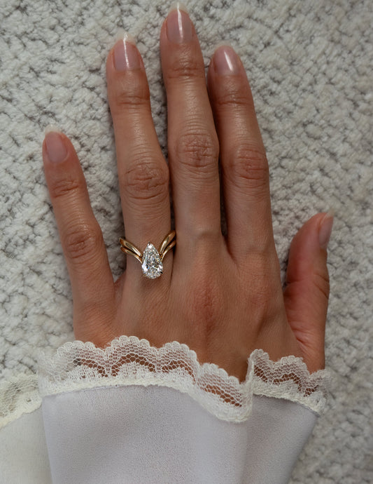 2.5 CT Pear Cut Solitaire Lab Grown Diamond Ring With Classic Eve Plain Band