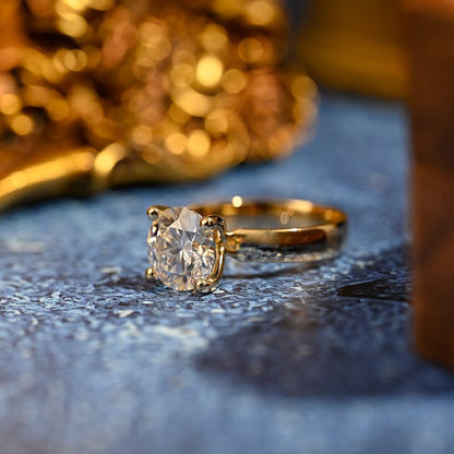 2.0 CT Round Shaped Moissanite Solitaire Engagement Ring 2