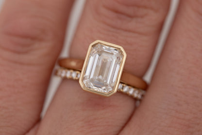 2 CT Round Three Stones Lab Grown Diamond Engagement Ring