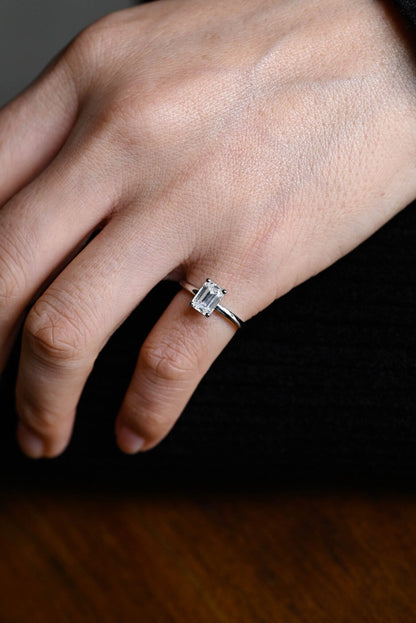 Stunning 3.0 CT Emerald Moissanite Engagement Ring with Solitaire Design 10