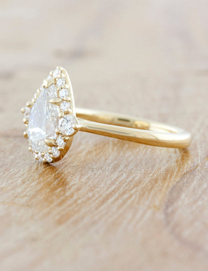 2 CT Round Three Stones Lab Grown Diamond Engagement Ring