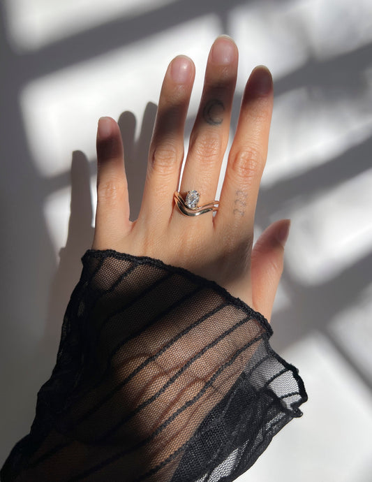 1 CT Oval Cut Solitaire Lab Grown Diamond Ring With Sunrise Styled Classic Wedding Band