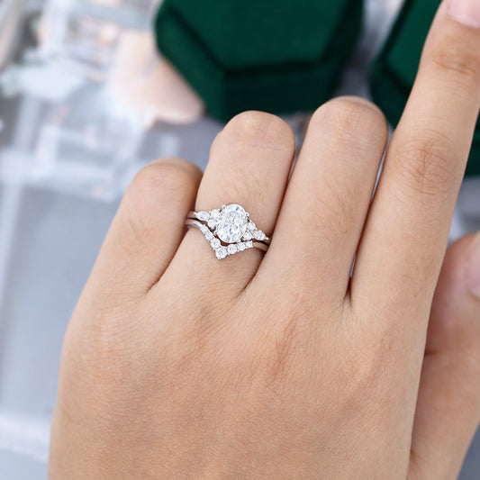 1.33 CT Oval Moissanite Cluster Bridal Ring Set 2