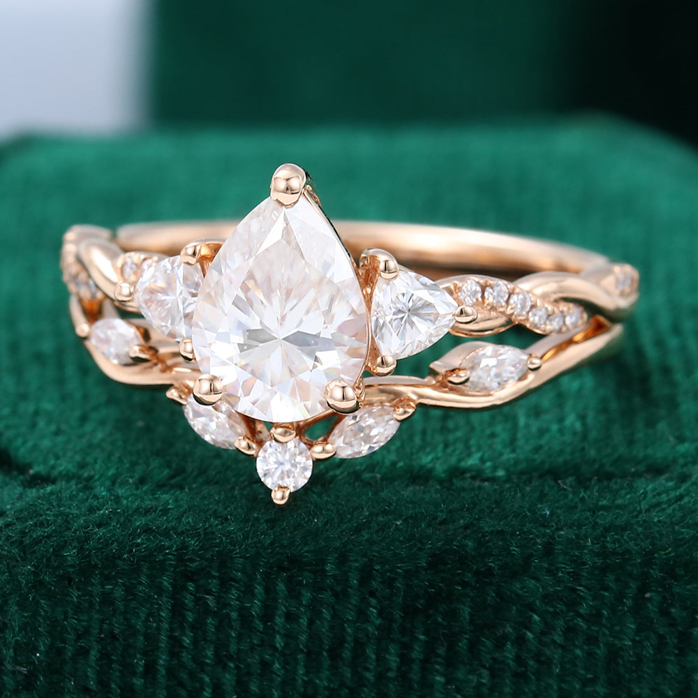 1.0 CT Pear Moissanite Three Stone Bridal Ring Set 4