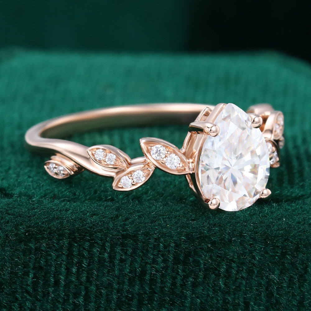 1.0 CT Pear Shaped Moissanite Vintage Engagement Ring 4