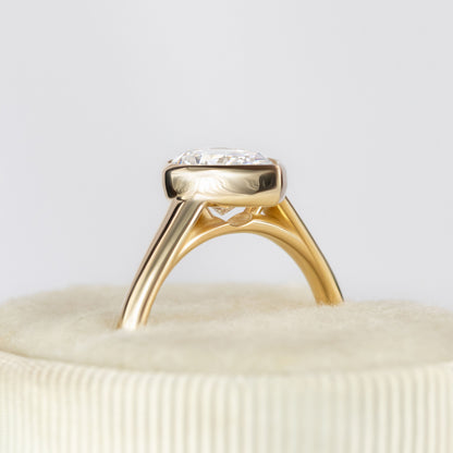 2 CT Round Three Stones Lab Grown Diamond Engagement Ring