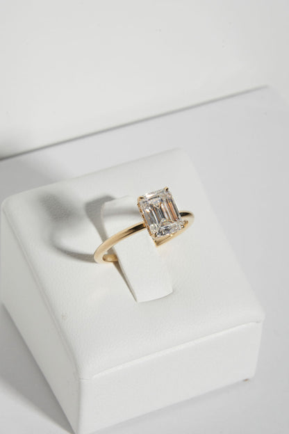 2 CT Round Three Stones Lab Grown Diamond Engagement Ring