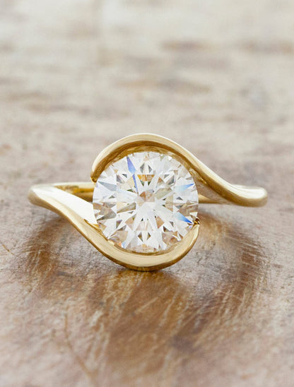 2 CT Round Three Stones Lab Grown Diamond Engagement Ring