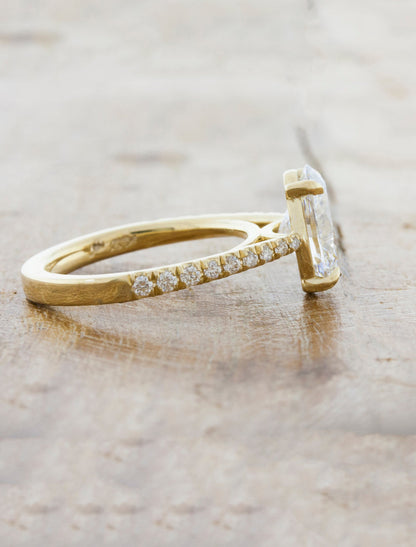 2 CT Round Three Stones Lab Grown Diamond Engagement Ring
