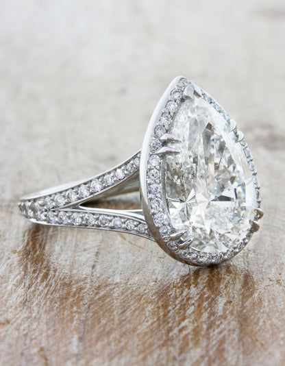 2 CT Round Three Stones Lab Grown Diamond Engagement Ring