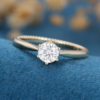 0.41 CT Round Shaped Moissanite Solitaire Engagement Ring 4