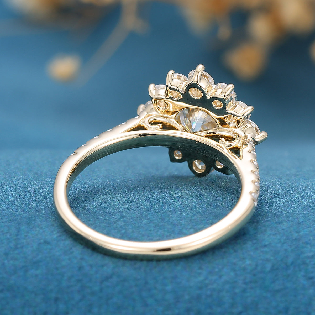 0.88 CT Round Shaped Moissanite Halo Engagement Ring 5