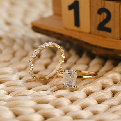 2.5 CT Emerald Cut Solitaire Styled Lab Grown Diamond Bridal Ring Set