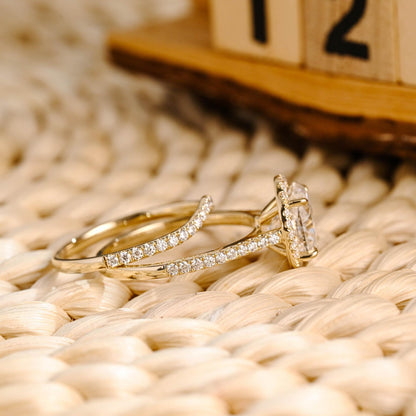 2.5 CT Oval Cut Halo & Pave Styled Lab Grown Diamond Bridal Ring Set
