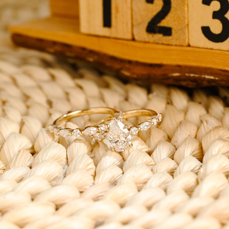 Marquise Cut Cluster Styled Lab Grown Diamond Bridal Ring Set