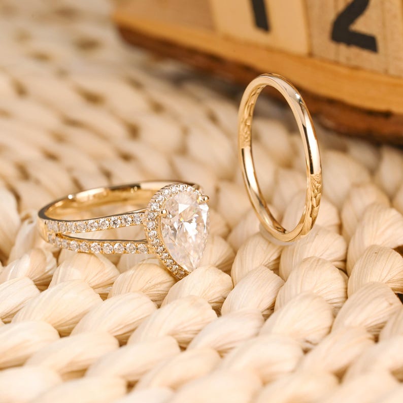 Marquise Cut Cluster Styled Lab Grown Diamond Bridal Ring Set