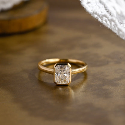 2 CT Round Three Stones Lab Grown Diamond Engagement Ring